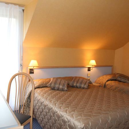 Hotel Au Relais De L'Oust Lanouée Habitación foto